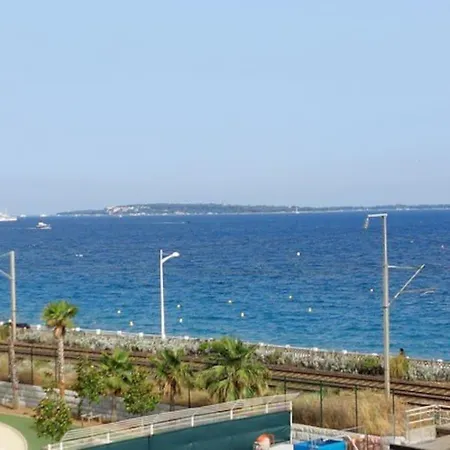 Bocca Baie T2 En Bord De - Axelle Loc Cannes